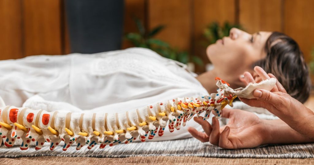 Image illustrating the importance of spinal alignment when sleeping